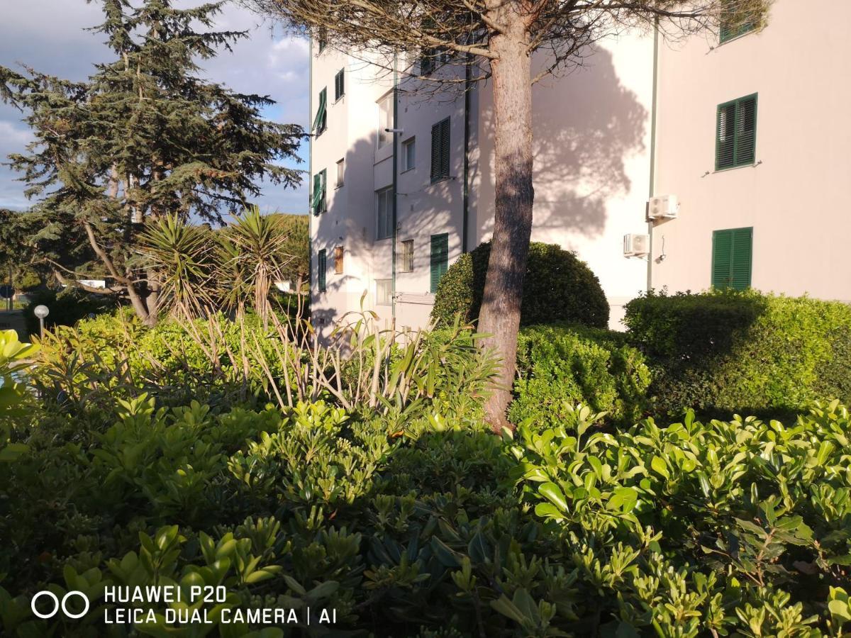 Apartamento Bilocale Marina Di Pisa Exterior foto